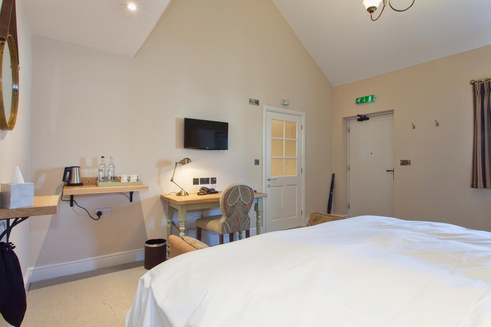 The Inn West End Woking Habitación foto